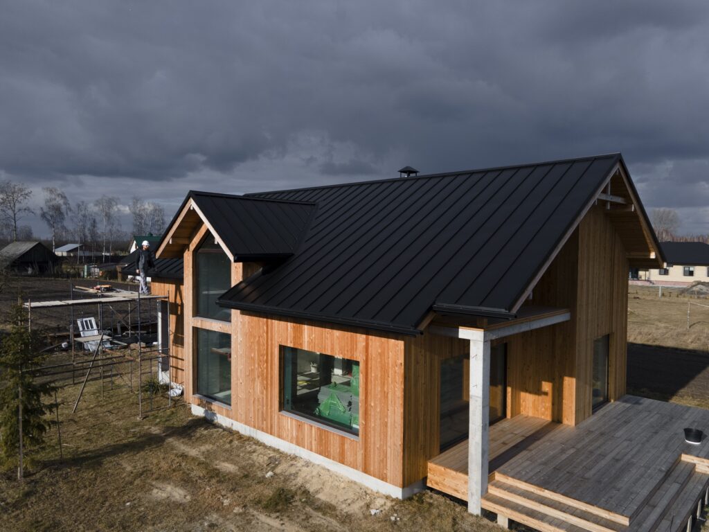 construcción de casa de madera casa en obras